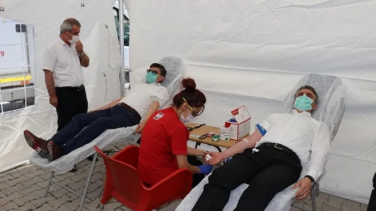 İl Emniyet Müdürlüğü'nden 251 şehit için 251 ünite kan bağışı!
