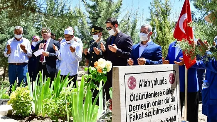 Malatya'da 15 Temmuz şehitleri mezarı başında anıldı
