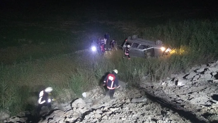 Otomobil şarampole uçtu, 3'ü çocuk 6 kişi yaralandı!