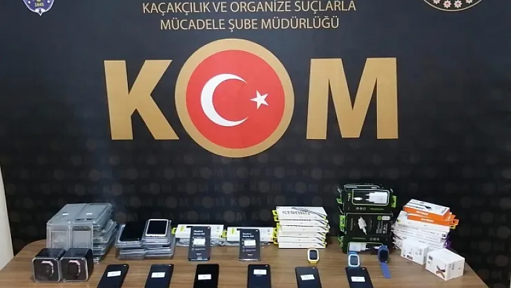 Kaçak cep telefonları ele geçirildi
