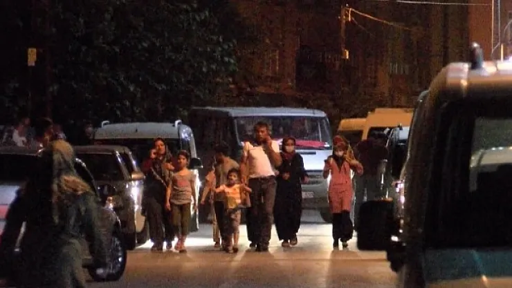 Malatya yine sallandı! Vatandaşlar soluğu dışarda aldı...