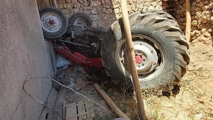 Traktörün altında kalan sürücü yaralandı