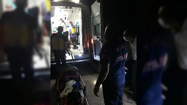 Akaryakıt yüklü tanker şarampole yuvarlandı: 3 yaralı