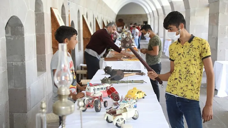 Antika pazarı yoğun ilgi görüyor