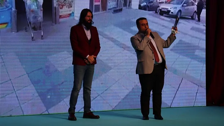 Esenlik mükemmellik ödülü ile mutlu