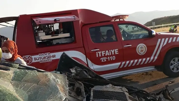 Malatya'da pikap refüje çarptı: 1 ölü