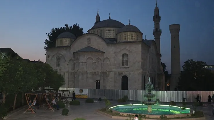 Malatya'daki camilerde korona virüs uyarısından vatandaş memnun