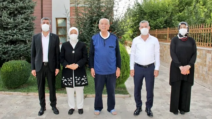 Milletvekili Çalık, Gündüzbey'de esnafı ziyaret etti