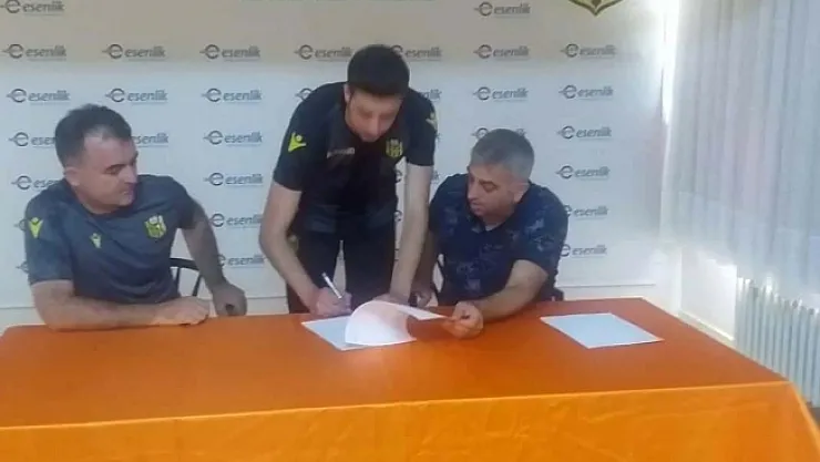 Yeni Malatyaspor altyapıdan 2 futbolcu ile profesyonel sözleşme imzaladı