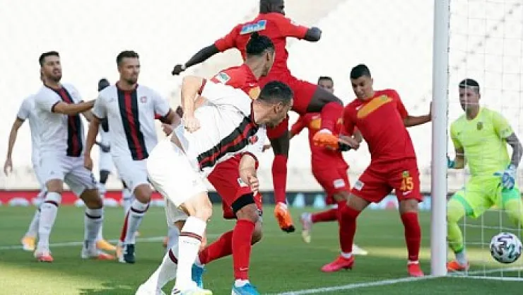 Yeni Malatyaspor sezonun ilk maçında farklı mağlup oldu: 3-0