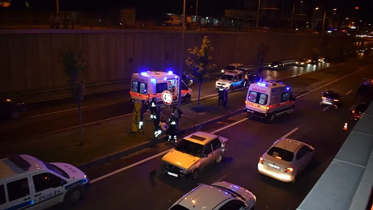 Alt geçitte kaza...4 yaralı