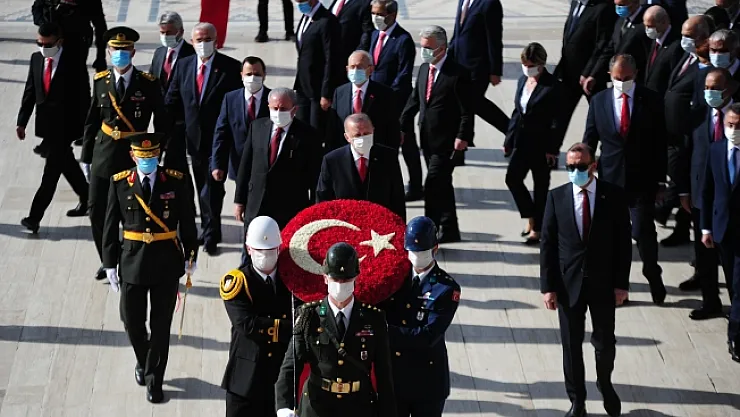 Devlet erkanı Anıtkabir'de! İşte Cumhurbaşkanı Erdoğan'ın mesajı