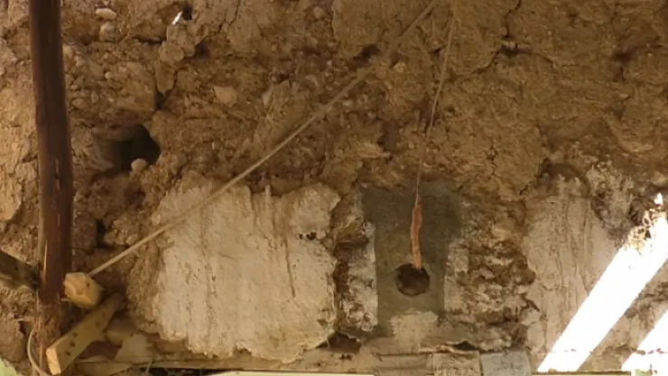 Evleri depremde ağır hasar aldı! Yardım bekliyorlar!