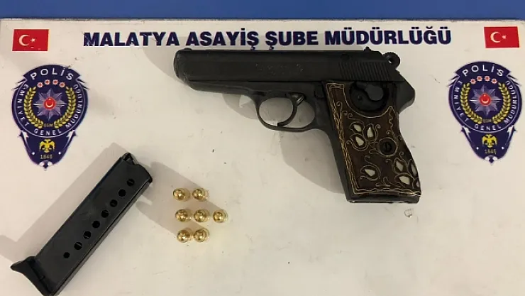 Ruhsatsız silah taşıyan 5 kişiye işlem
