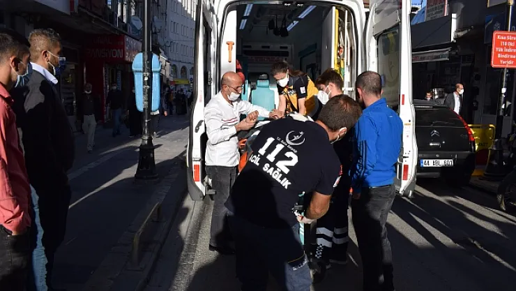 Tüfekle oynarken kendini vurdu