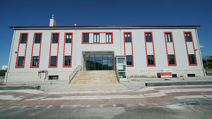 Yeni itfaiye merkezi kapılarını ERTV'ye açtı