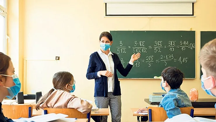 Yüz yüze eğitim başladı! Çocuklar uzun bir aradan sonra okullarına kavuştu