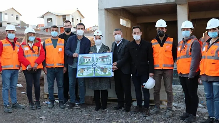 Çalık: Malatya'da 6 bin 81 deprem konutu inşa ediliyor
