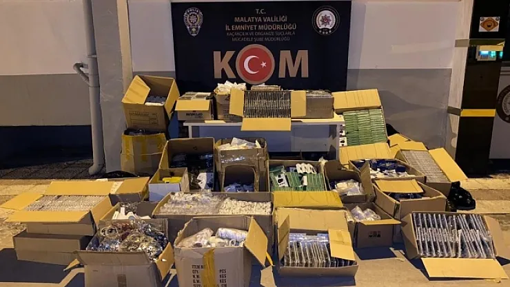 Malatya'da binlerce kaçak telefon aksesuarı ele geçirildi