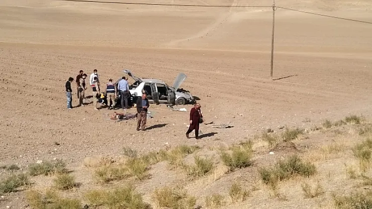 Malatya'da feci kaza! Virajı alamadı taklalar attı: 3 yaralı!