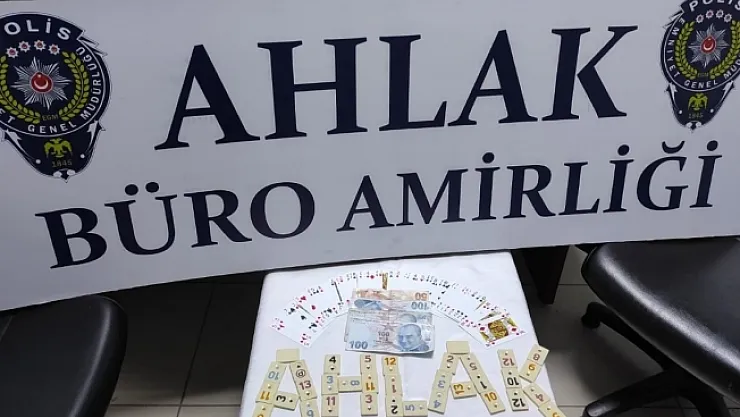 Malatya'da kumar baskını: 4 kişiye 4 bin 900 TL ceza