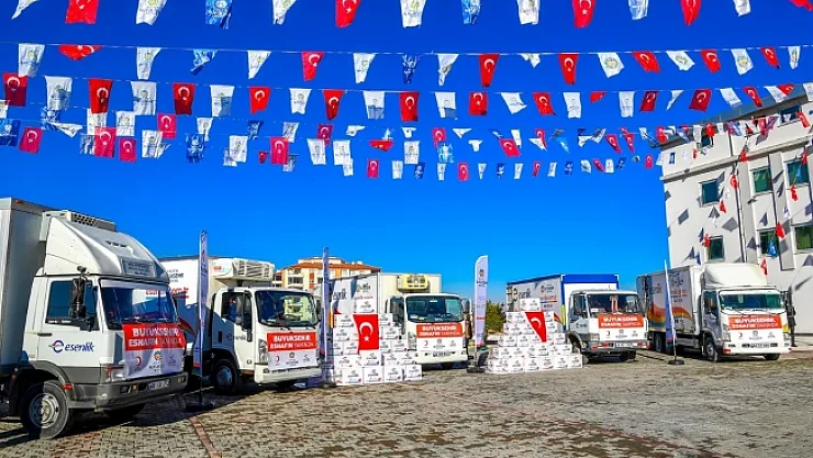 Büyükşehir ile Kızılay'dan ortak proje! Esnafa 1 milyonluk gıda yardımı!