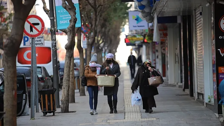 Depremi yaşayan vatandaşlar korku dolu anları anlattı