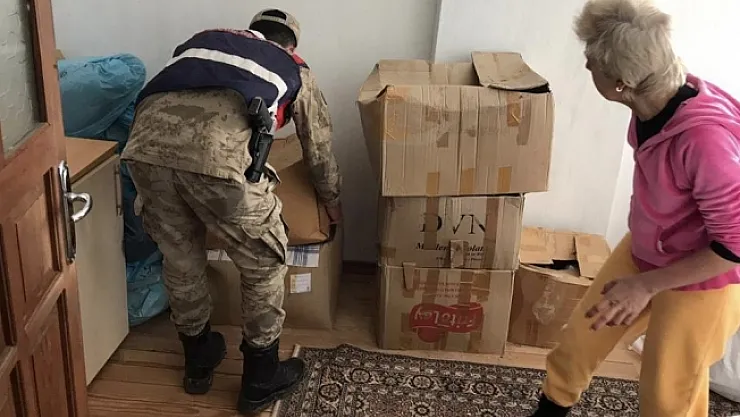 Depremzedeler için jandarma da seferber oldu