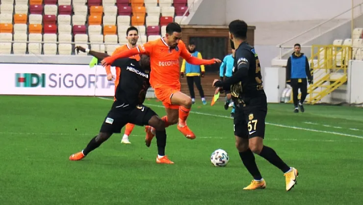 Süper Lig: Yeni Malatyaspor: 0 - M.Başakşehir: 1 (İlk yarı)