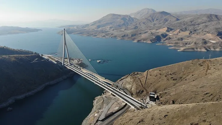 16 ili birleştiren 720 milyon lira maliyetli yeni Kömürhan Köprüsü açıldı