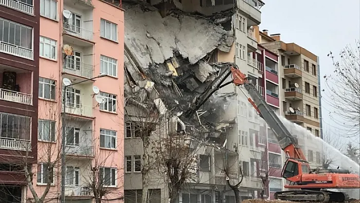 Aluçlu, Malatya'yı uyardı! ''Yapı stoku değişmezse çok sayıda can kaybı yaşarız''