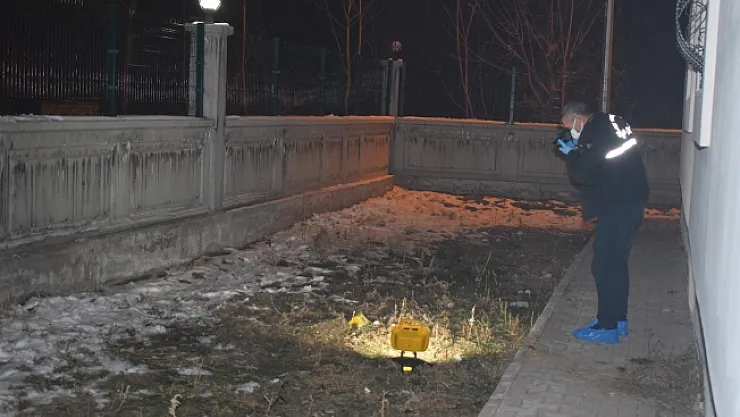 Erkek arkadaşı ayrılmak istedi diye 3. kattan atladı! 19 yaşındaki kız ağır yaralandı...