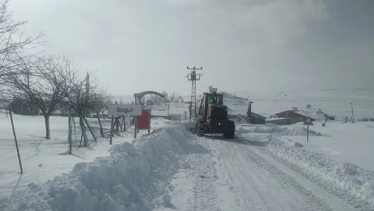 Kar nedeniyle kapanan 698 mahalle yolu ulaşıma açıldı