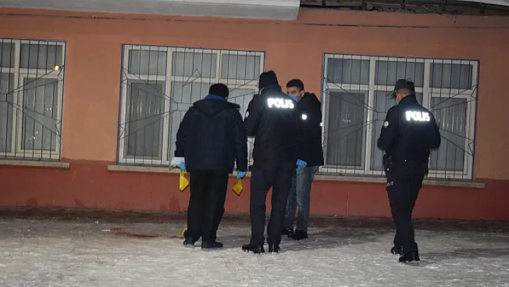 Küfürleşme kavgası kanlı bitti: 1 yaralı