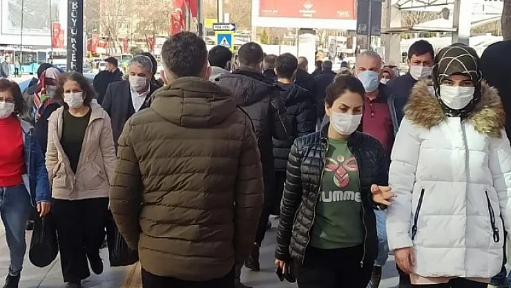 Covid-19'da yeni önlemler için gözler 1 Mart'ta çevrildi