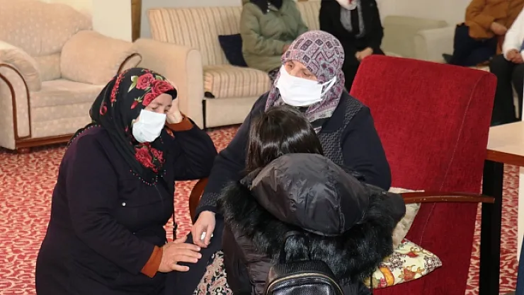 Diyarbakır annelerinden Malatyalı şehidin ailesine taziye ziyareti