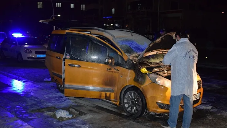 Tartıştığı kişinin aracına benzin döküp ateşe verdi!