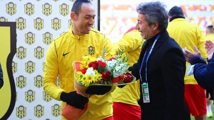 Umut Bulut Türk spor tarihine geçti... Süper Ligin en çok forma giyen oyuncusu!