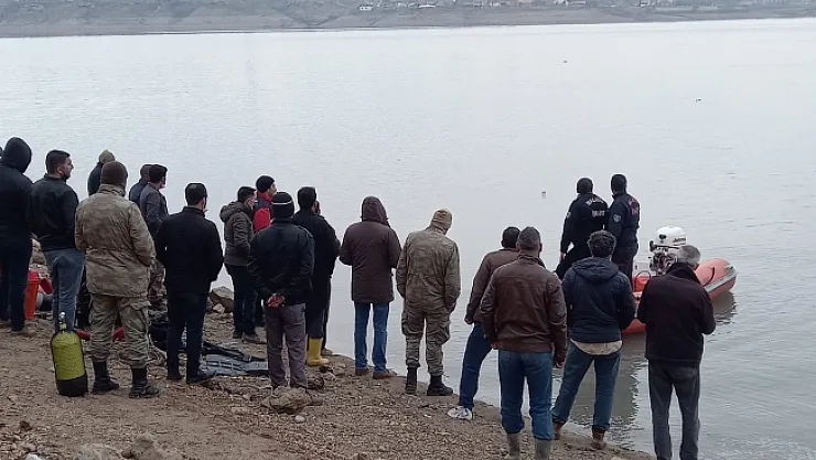 Alabora olan teknedeki kayıp balıkçının cansız bedenine ulaşıldı