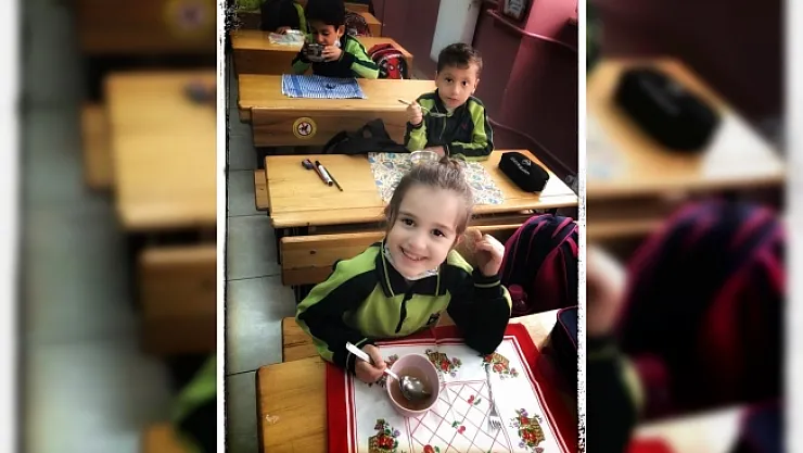 Atalarına empati için üzüm hoşafı içtiler