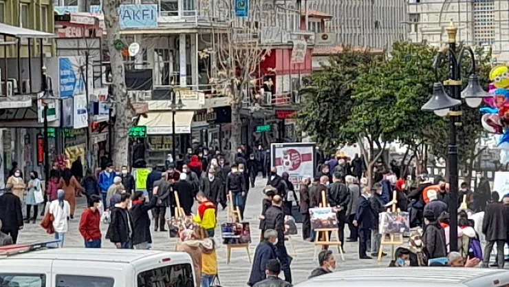 Malatya Caddelerinde aylar sonra yoğun kalabalık!