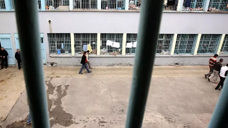 Malatya cezaevinde olay! Mahkumlar birbirini yaraladı