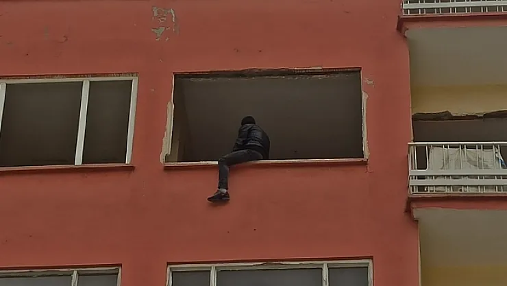 Eşi boşanma davası açınca intihara kalkıştı!