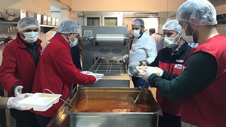 Malatya'da her gün 3 bin kişiye sıcak iftarlık