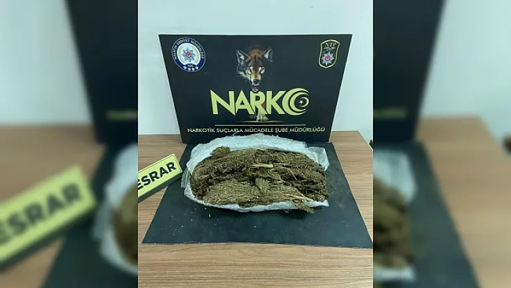 Takip edilen otomobilde esrar yakalandı