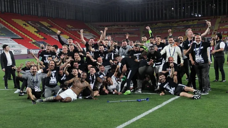 2020-2021 sezonu şampiyonu Beşiktaş!