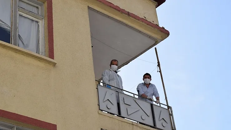 30 gün önce hayatını kaybeden adamı, komşular kötü koku gelince fark etti