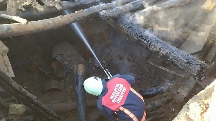 Ahır yangınında bir hayvan telef oldu