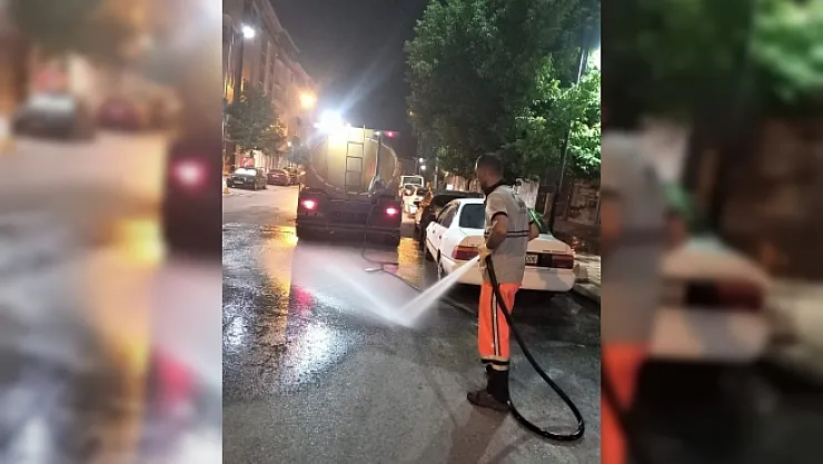 Battalgazi'de gece temizlik mesaisi...