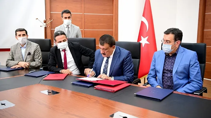 Büyükşehir meydan karşılığında okul alanı bağışladı